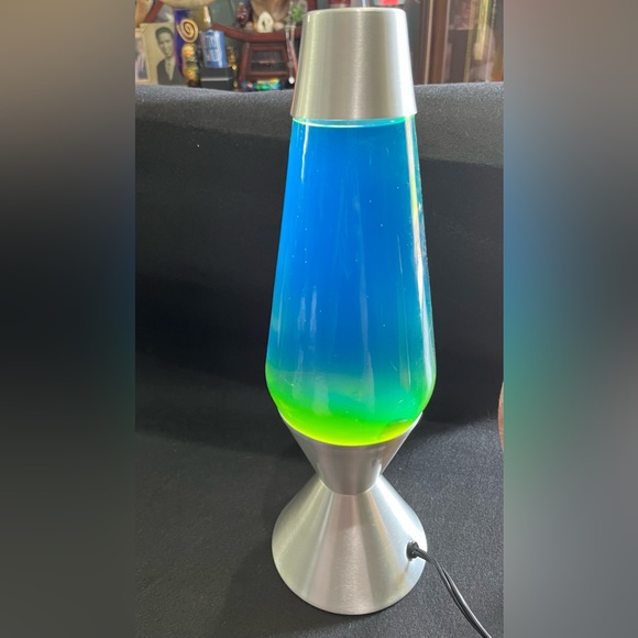 XL Lava Lamp 16.3” - Picture 9 of 9
